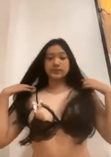 Nonton Bokep Viral Pegawai KAI Toket Mulus Ngentot